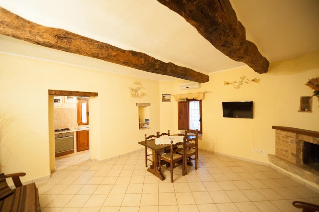 Bed And Breakfast Mblo Fondi Exterior photo