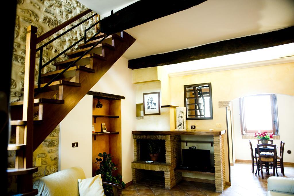 Bed And Breakfast Mblo Fondi Exterior photo